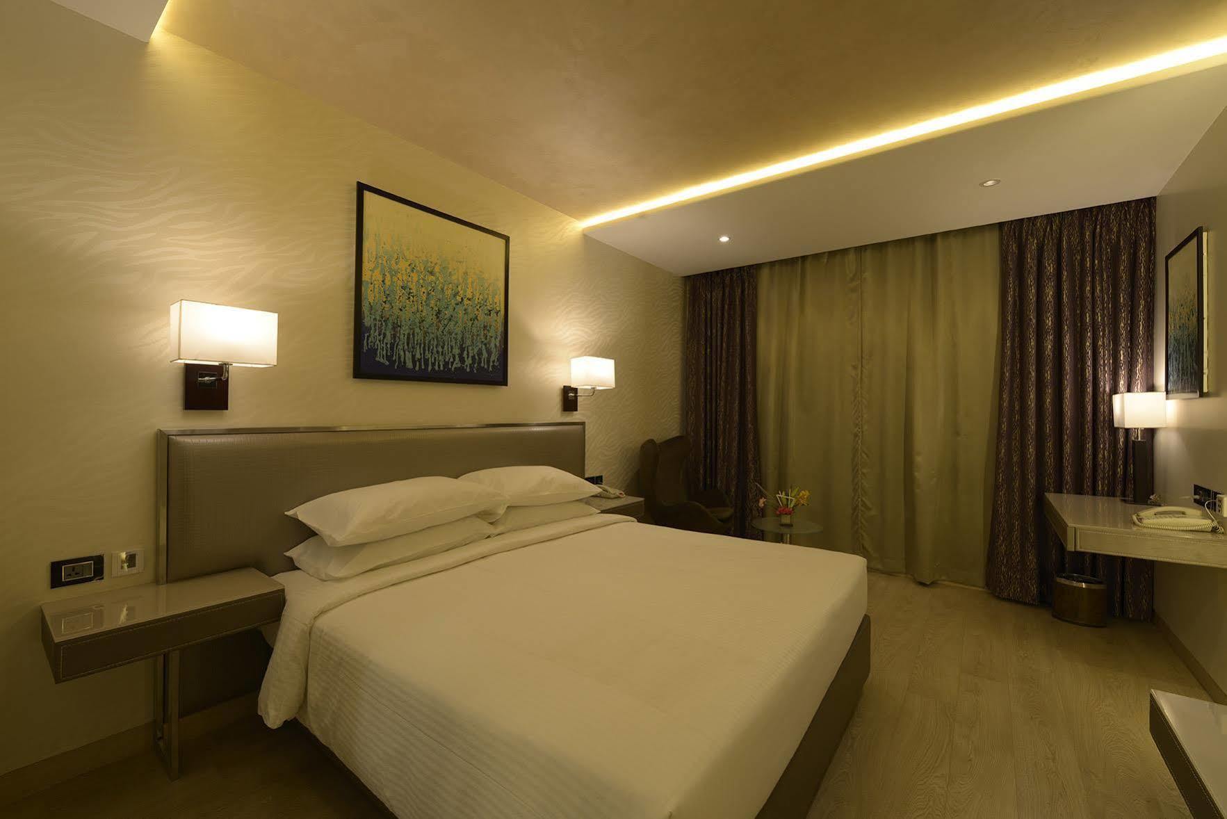 Genesis Hotel Near Mumbai Airport Экстерьер фото