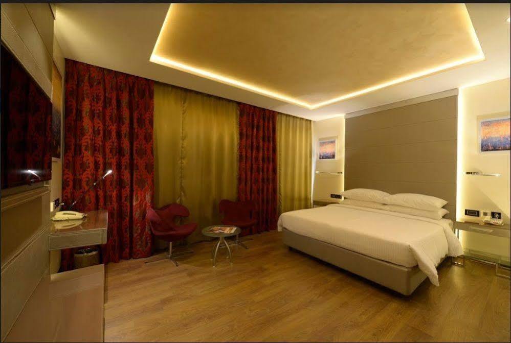 Genesis Hotel Near Mumbai Airport Экстерьер фото