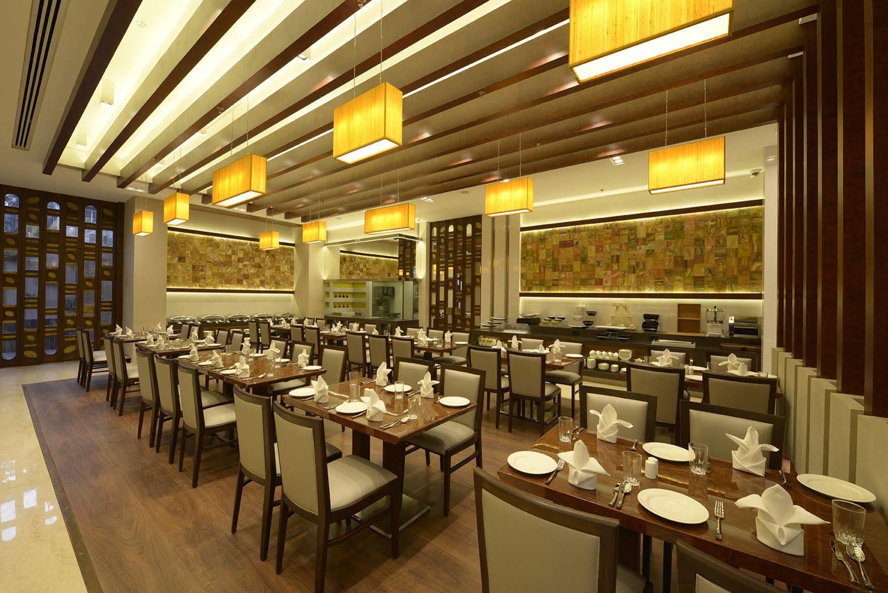 Genesis Hotel Near Mumbai Airport Экстерьер фото
